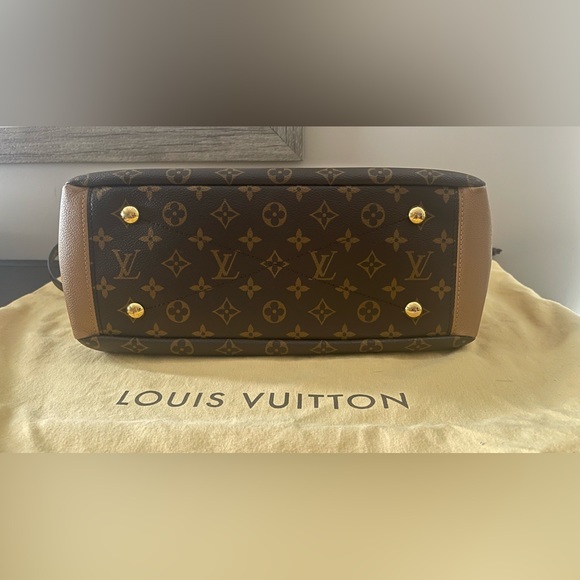LV Louis Vuitton Monogram Pallas MM bag in caffe latte MINT CONDITION - Picture 2 of 13